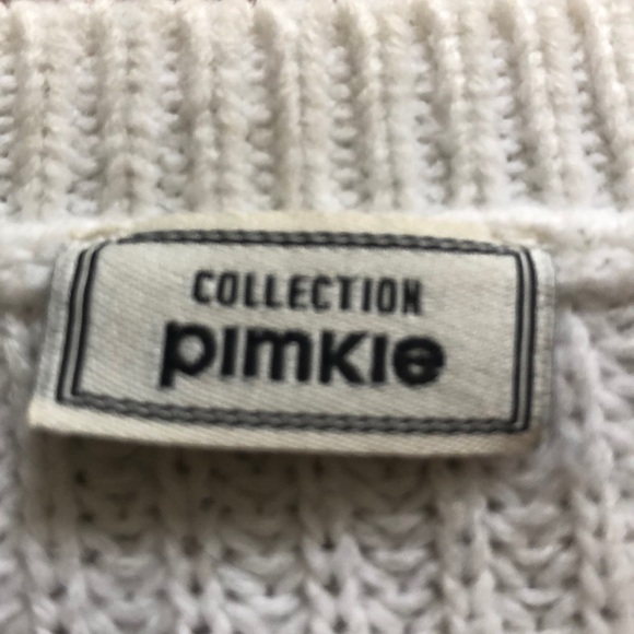 White sweatshirt - Picture 2 of 3